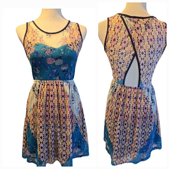Fire Los Angeles Patchwork Lace Mini Dress Multicolors Open Back Medium Bohemian - Picture 1 of 9